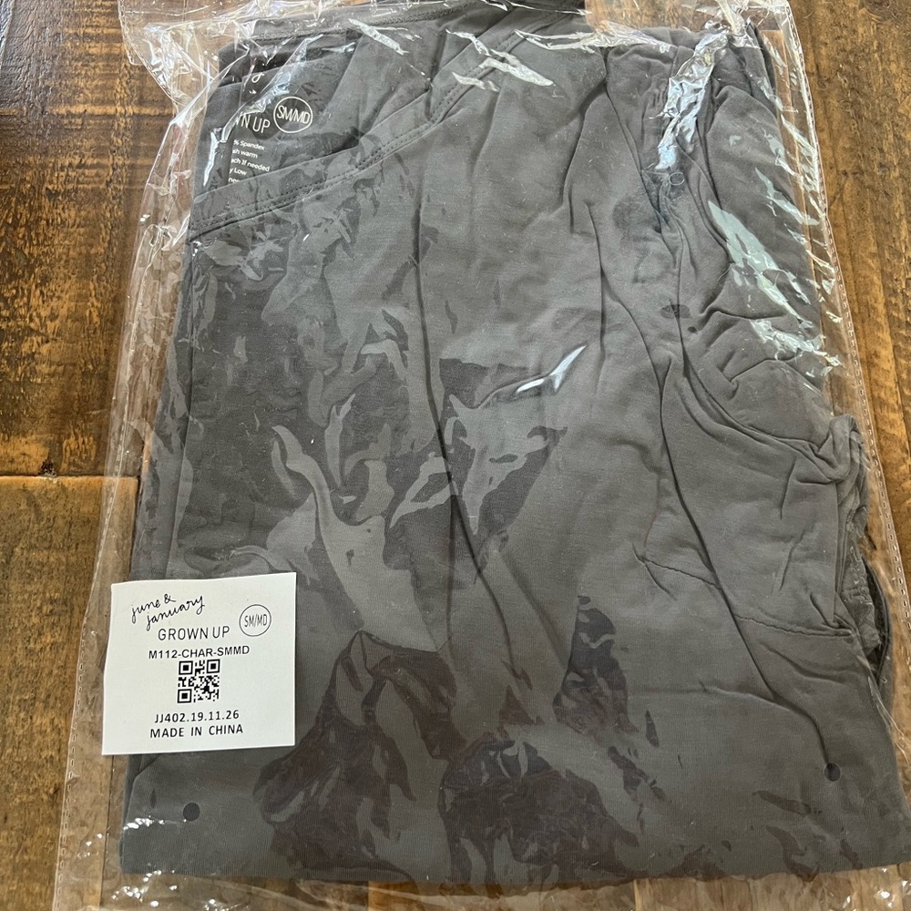 June & January Mama Small/Medium Robe new